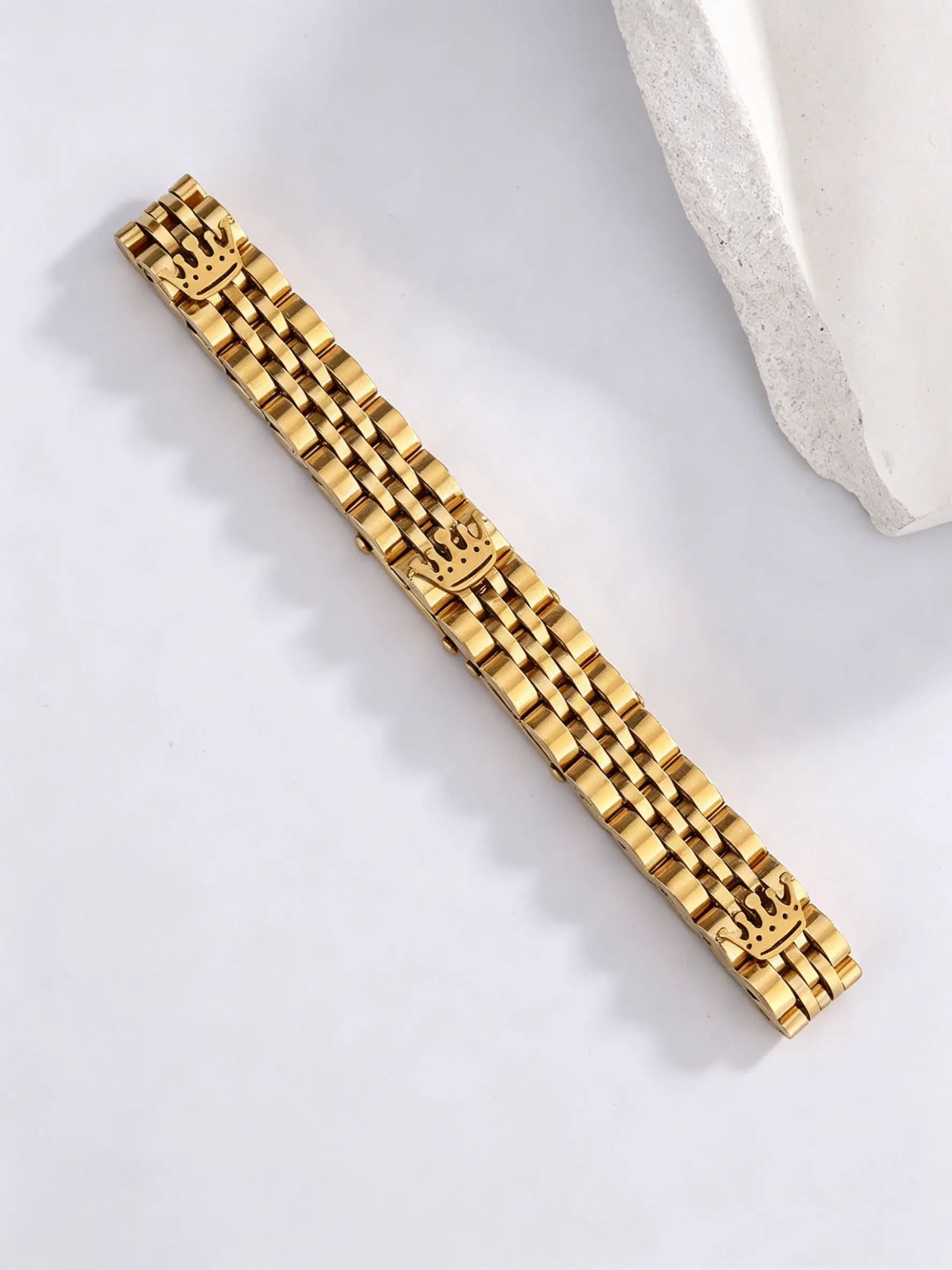 Three Crown Design Stainless Steel Bracelet, Elegant Minimalist Bangle, Fashionable Unisex Jewelry, Perfect for Daily Wear, Stylish Accessory for Men and Women