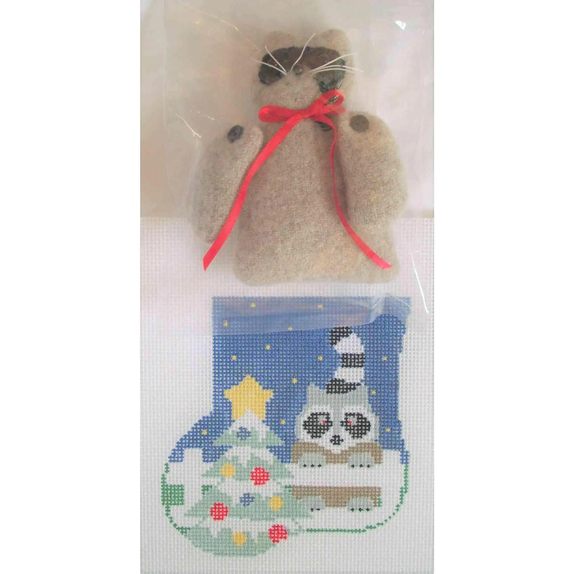Small Insert-Equipped Mini Sock, Christmas-Themed Raccoon Festive Decoration for Home