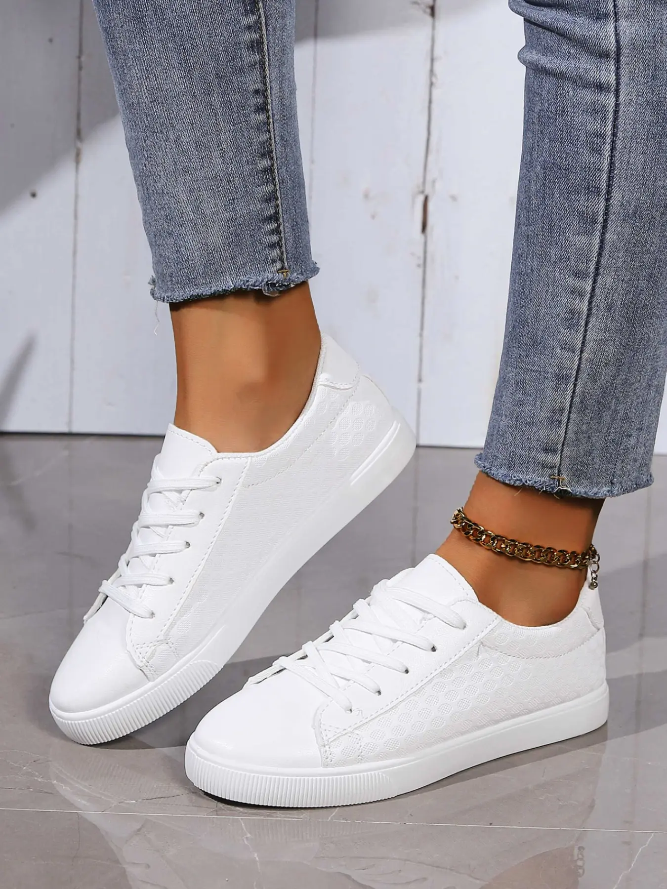 Women's Classic Low Top Lace-Up Sneakers, Breathable Anti-Slip Casual Shoes for Daily Commute, Summer Fashion Boardwalks, Walking Shoes