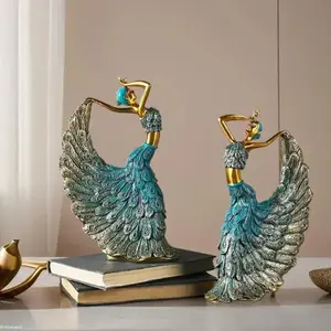 European Style Creative Peacock Dance Resin Craft Ornament, Wedding Room Home Living Room TV Cabinet Entrance Light Luxury Decoration