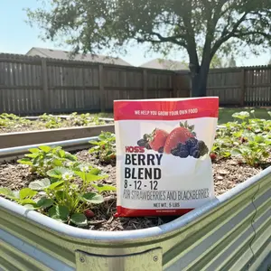 Hoss Berry Blend Fertilizer | Perfect Growth for Your Berry Plants | 5lbs.