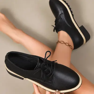 Teahoo Vintage Oxford Shoes For Women Brogues Shoes Womens Perforated Lace Up Wingtip Patent Leather Flat