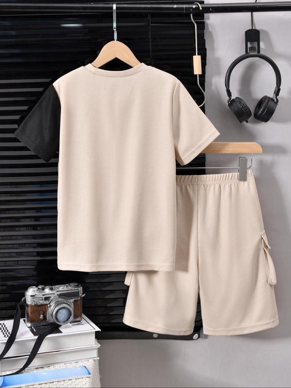 Two-Piece Set Boy's Colorblock Print Short Sleeve Tee & Plain Pocket Elastic Waist Shorts, Casual Comfort and Functionality Round Neck T-shirt & Cargo Shorts for Summer, Kids Clothes for Daily Wear