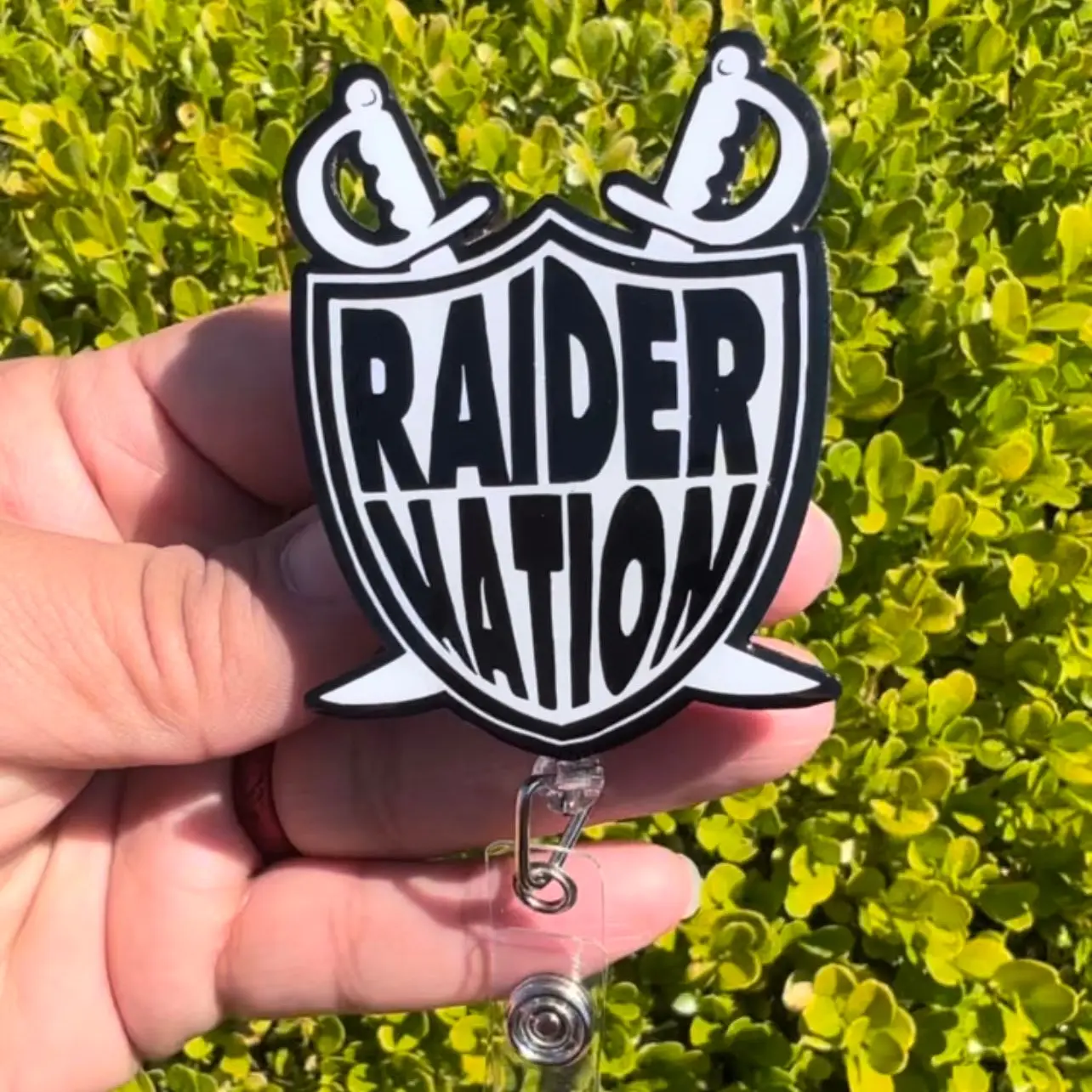 Raiders Shield and Swords Badge Reel (No Glitter)