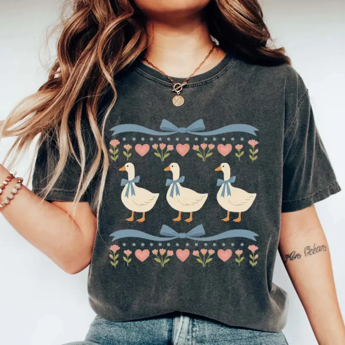 Vintage 80s Goose Shirt, Funny Blue Ribbon Goose Tee, Retro Goose Graphic Shirt, Cute Farm Animal Tee, Cottagecore Gift Tee