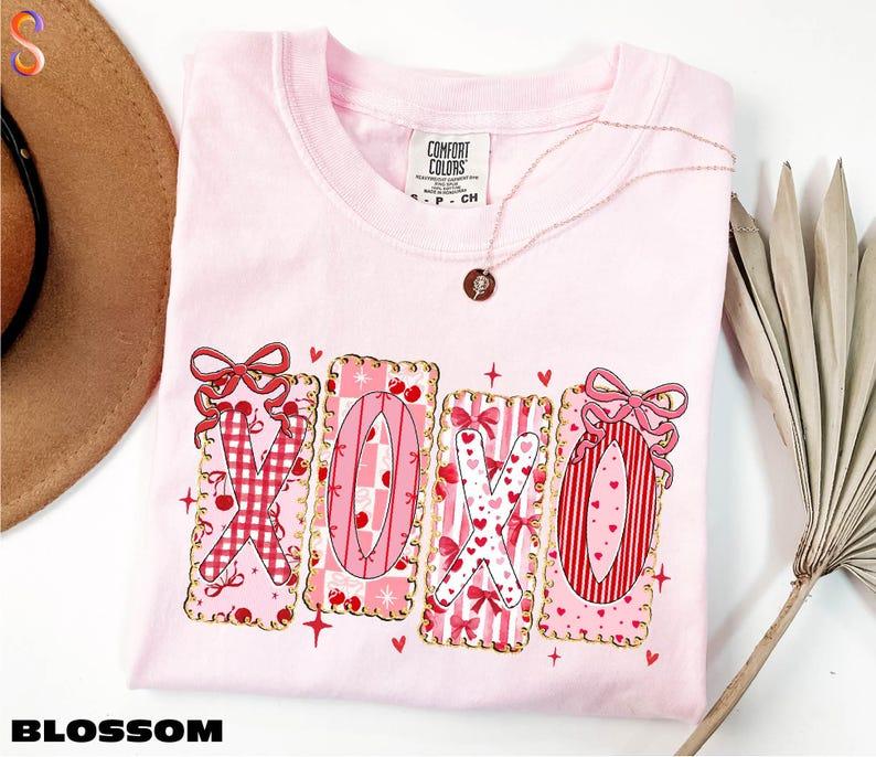 Comfort Colors XOXO Tshirt, Valentines Day Gift, Women's Valentine T-shirt, Girly Valentine Tee, Love Tshirt, Gift For Her