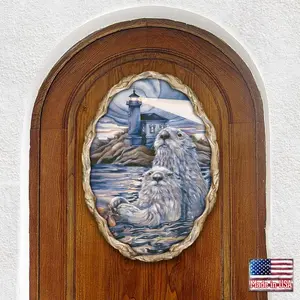 Designocracy 8591572W-JB 24 x 18 in. Starlight Otter Lighthouse Wall Hanger Decor