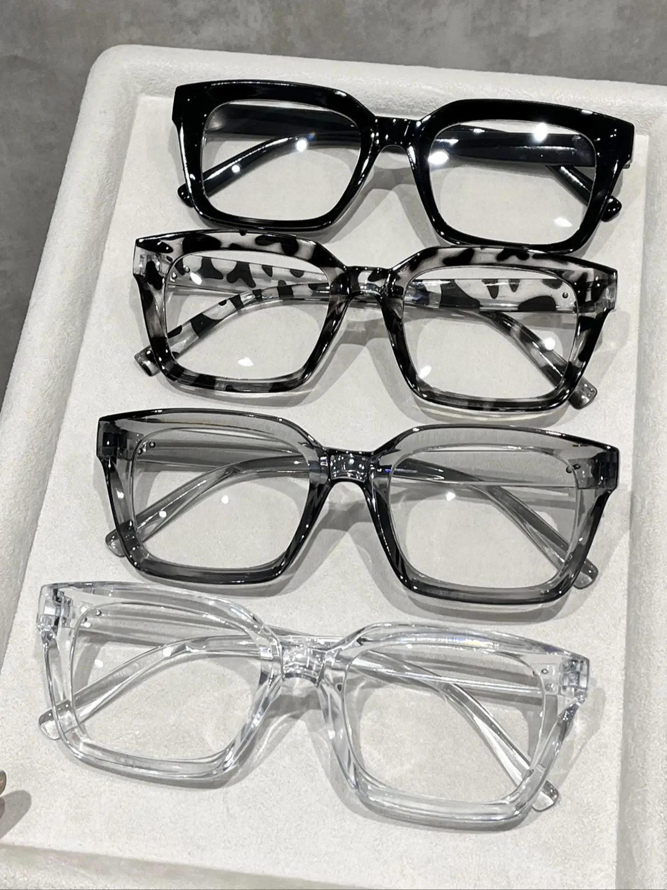 Unisex Fashionable Non-prescription Eyeglasses, Trendy Casual Clear Eyeglasses for Everyday Use, Fashion Accessories for Outdoor Activities