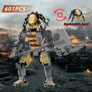 Popular Sci-fi movie Alien Predator Protagonist Character Building Block Model,New Upgraded Battle Axe Weapon,Suitable for Sci-fi movie Fans to Collect Model Ornaments As Gifts，Mecha Head Detachable and Replaceable, Two Assembly Methods.