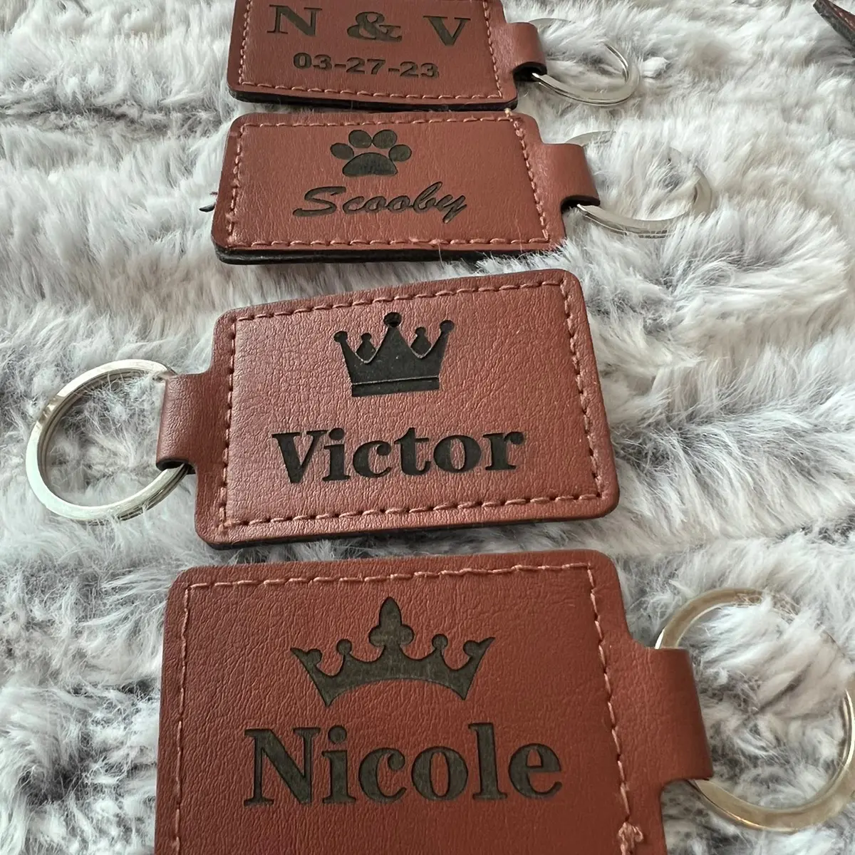 Llavero de cuero personalizado, grabado con precisión láser, hecho a mano y por encargo, regalo para papá, regalo para enamorados, identificación de mascota.