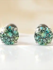1pair 0.5 Carat Classic Round Cut Turquoise Synthetic Moissanite Four-claw Stud Earrings with Fashionable Design, Is The Ideal Holiday Gift That Can Be Worn on Many Occasions and Given To Family and Friends.