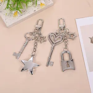 Heart & Star Couple Keychain, Creative Car Keyring, Matching Backpack Pendants， Perfect Couples Gift decorative accessory Love