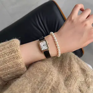 Vintage Small Square Plate Temperament, Roman Needle Carving, Simple, Niche, High-end Feel, Leather Strap Watch, Quartz Watch, Square Dial Wristwatch