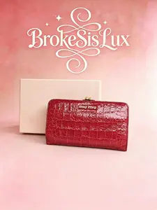 Pre-owned miu miu Croc Embossed Frame Wallet in Burgundy Leather & Gold Tone Hardware