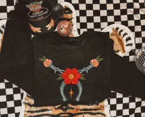 Barbed Wire & Floral Horseshoe Sweatshirt, Western Cowgirl Aesthetic, Lucky Horseshoe Graphic Crewneck, Western Women's Clothing, Boho Country Style, Wild West Fashion, Vintage Western Pullover