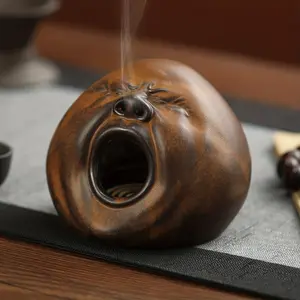 A Fun Screaming Face Ceramic Incense Holder Zen Meditation Altar Ornament Inspired by Shigaraki Ware Style, Novel Asian Art Sculpture, Suitable for Home Decoration