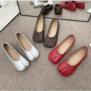 Japanese Style Tabi Ninja Shoes Women Cozy Leather Flats Split Hoof Toe Loafers Femme Mary Jeans Mocasines Ladies Ballerina Shoe