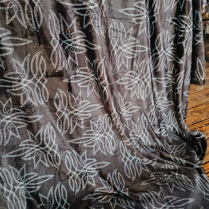 JEREZ Black Aztec King Size Microfiber Blanket, 82x90in, Wrinkle Resistant, Breathable, Durable, Family-Friendly Holiday Decorative Blanket