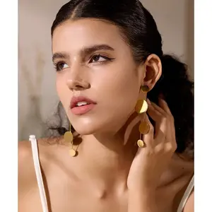 Scarlett Dangle Earrings