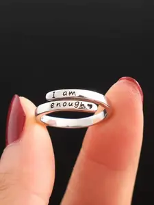 The English letter ring with a smooth opening is suitable for daily wear, vacation dates, and other occasions. It is also a surprising and exquisite small gift.