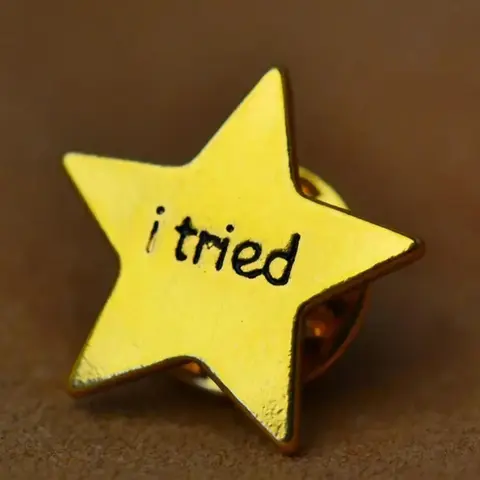 Star Shaped Letter Pattern Brooch, Shaped Badges, Durable Metal Pins, Brooch Pin Clip, Personalized Alloy Badge for Women & Men, Brooch for Daily Clothing Decor, All-match Exquisite Brooch for Birthday Gift, Men Accessories, Jewelry