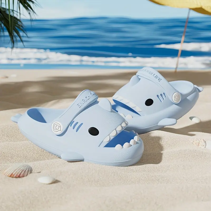 Cute shark slippers, suitable for young people - non-slip, lightweight cartoon sandals, suitable for boys and girls, made of soft EVA material, open-toe design, suitable for indoor and outdoor play