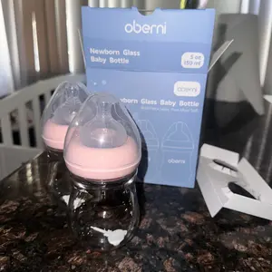 Oberni Breastfeeding Bottle 150ml/5oz Glass Anti Colic Baby Bottles with Natural Response Nipple BPA Free for Newborn Preemie 0+Month Infant Care Travel