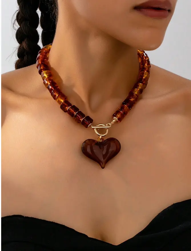 Brown Heart Pendant Beaded Necklace for Women, Chain Jewelry for Daily & Party Wear