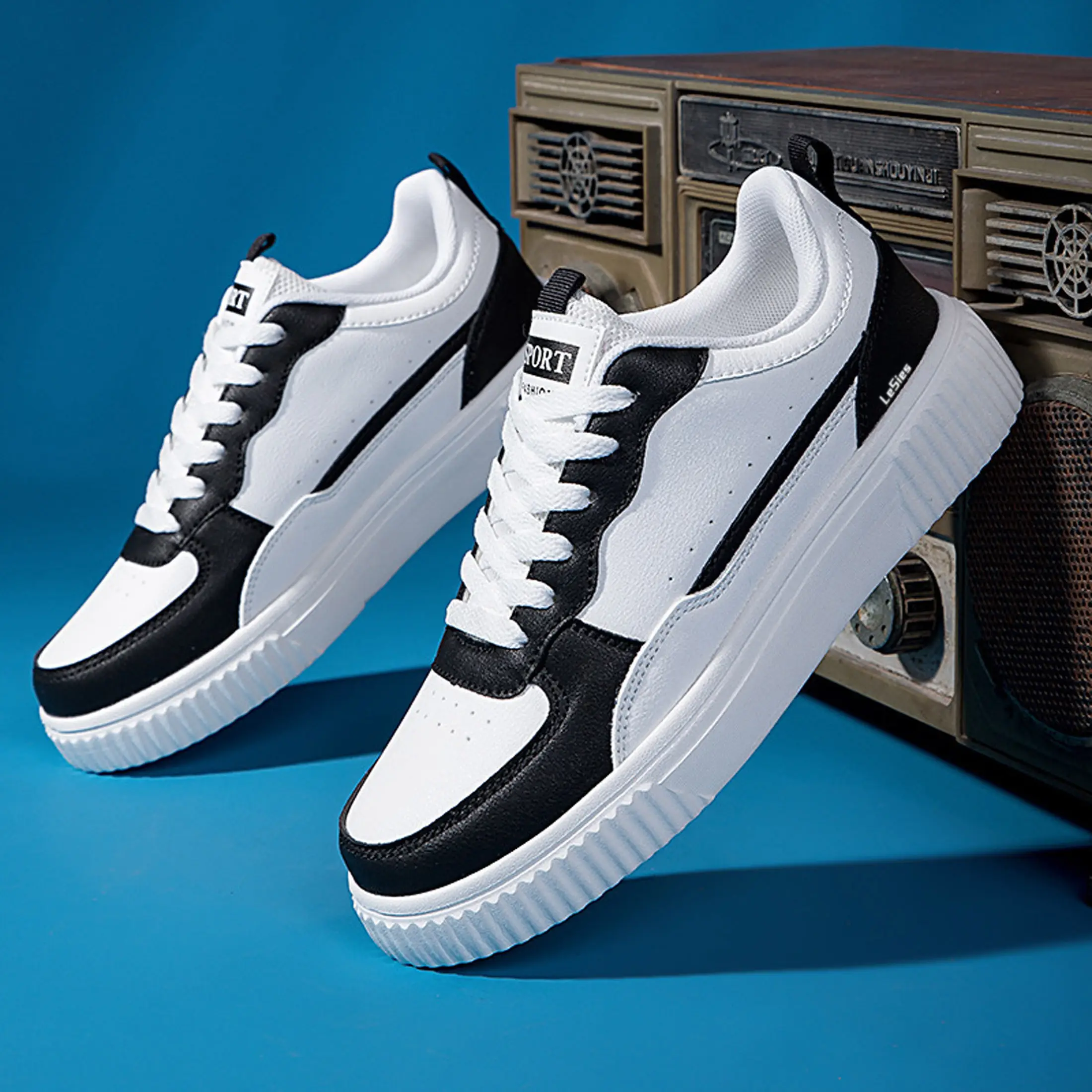 Women's Trendy Low-Top Sneakers Casual Sneakers with Breathable Mesh Upper, Non-Slip Rubber Sole, Lace-Up Design for Casual Attire and Workouts