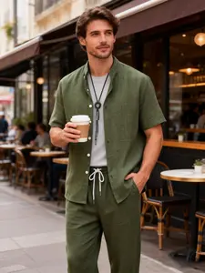 Men's Green Textured 2-Piece Loungewear Set - Short Sleeve Stand Collar Shirt & Drawstring Waist Pants, Soft Breathable Fabric, Relaxed Fit for At-Home Lounging, Lazy Weekends & Casual Evenings, Homewear, Aesthetic