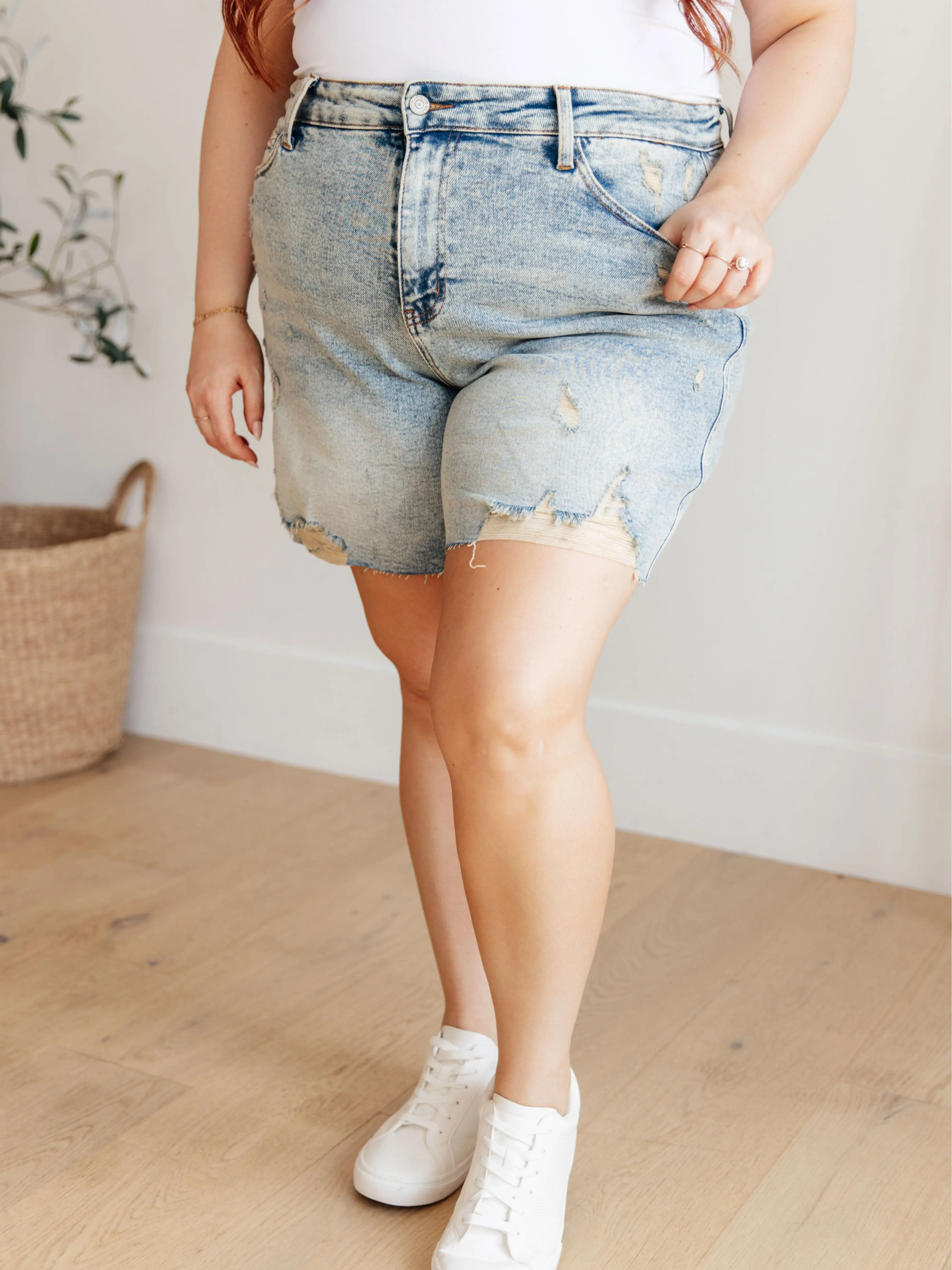 Judy Blue High Waist Mineral Wash Distressed Boyfriend Shorts 150250 Stretchy Cotton Comfort Womenswear Bottom Summer