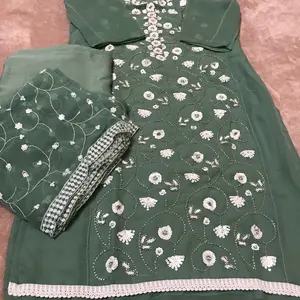 Indian Pakistani Traditional Dress - Authentic Cultural Fashion Wear