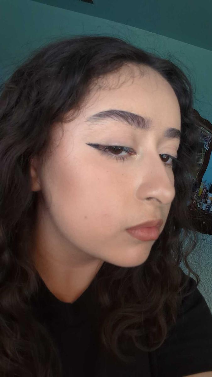 Item: 4 Light/Medium