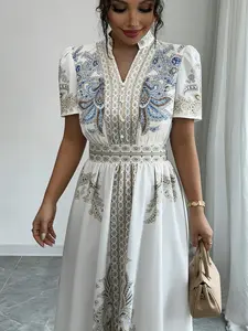 A fashionable women's paisley patterned waist cinching long dress Casual Wear with a vintage paisley pattern. The waist cinching design is suitable for commuting to work, shopping and outdoor activities, indoor and outdoor dressing