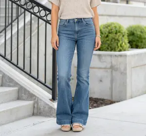 Women's Solid Pocket Flare Leg Jeans Casual Comfy Denim Bell Bottom Trousers for Daily Wear Ladies Bottoms for All Seasons Womenswear Pants