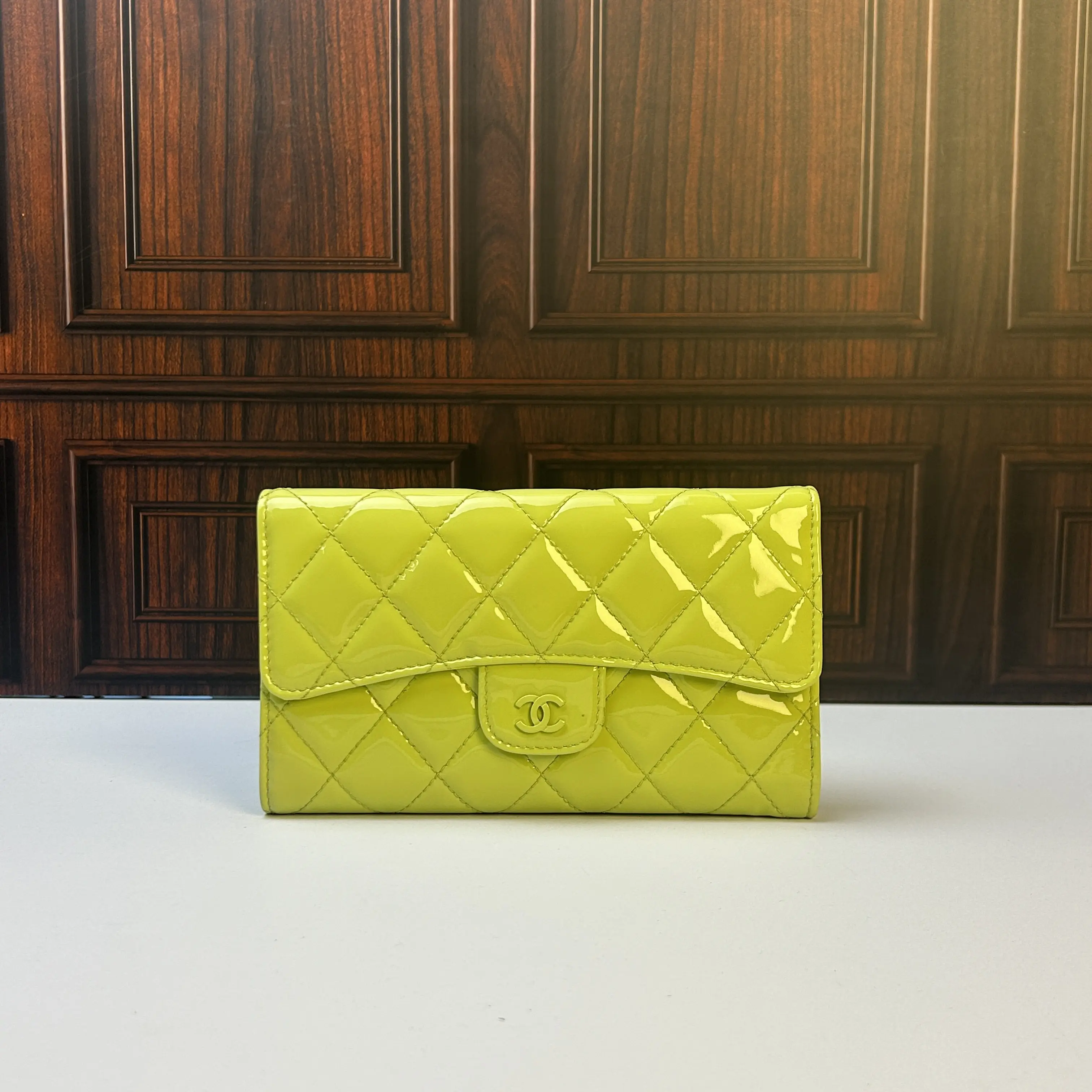 Pre-owned CHANEL Lime Green Patent Leather Quilted Long Wallet 888