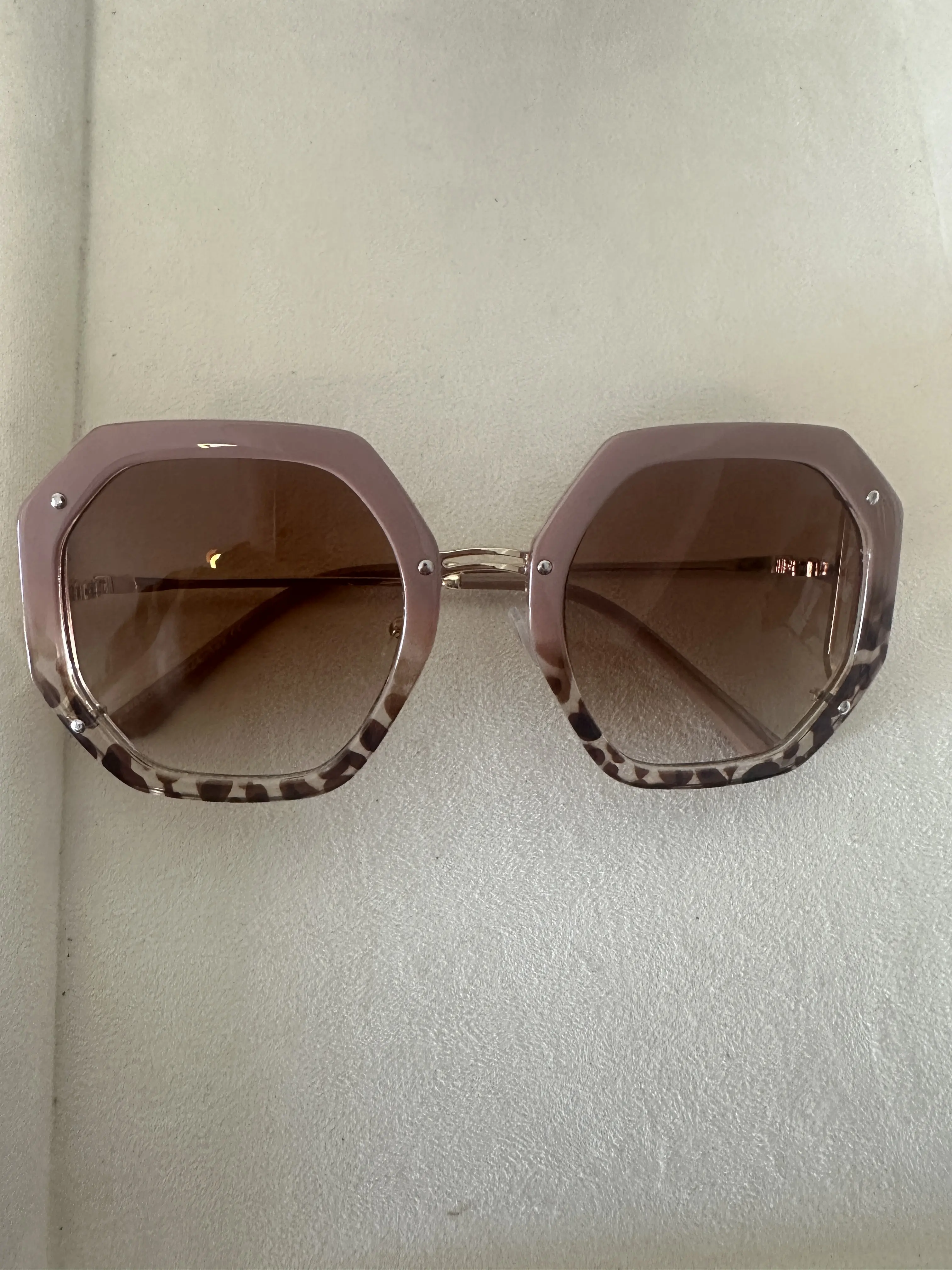 Women’s Retro Oversized Hexagon Sunglasses Fashion UV400 Gradient Lens Shades