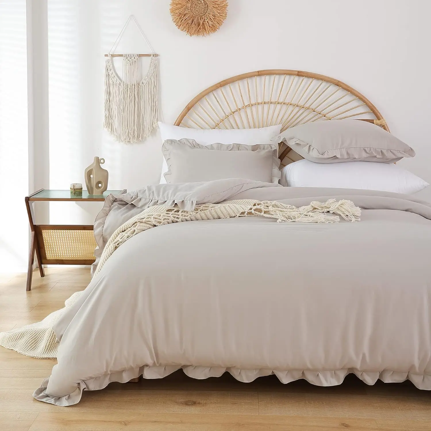 Ruffled Comforter Set Queen Oatmeal 3PCS (1 Comforter and 2 Pillowcases) Vintage Shabby Chic Bedding Soft Fluffy Comforter Set All Season