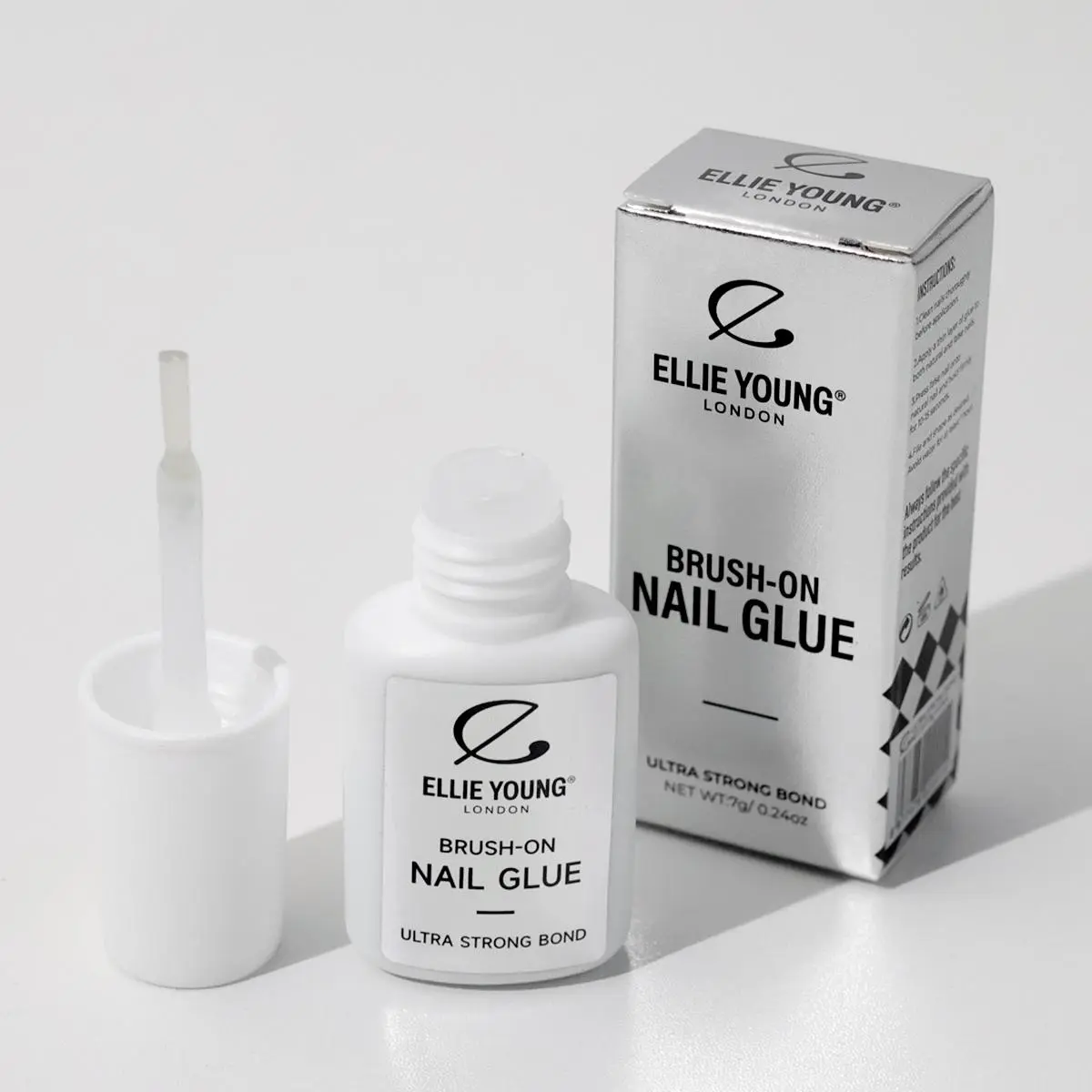 ELLIE YOUNG BRUSH ON NAIL GLUE, Durable & Long-lasting Nail Glue, Easy Application, Fake Nails Brush on, Beauty Secrets Nail Glue, Nail Adhesive, Nail Art, Nail Care, Nail Accessory