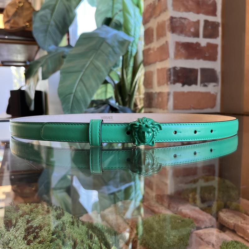 Pre-owned VERSACE Green Medusa Head Monochrome Belt 90/36(L)