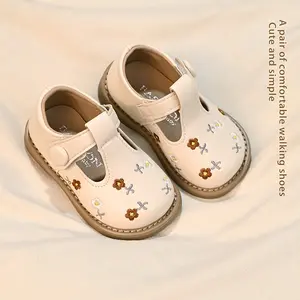 Soft-Soled Embroidered Flower Shoes for Girls Aged 1-3, Perfect for Summer And Spring. These Princess-Style Flat Shoes Are Non-Slip And Durable, Suitable for Toddlers. Ideal for Casual Wear, Back-To-School, Gifts, Parties