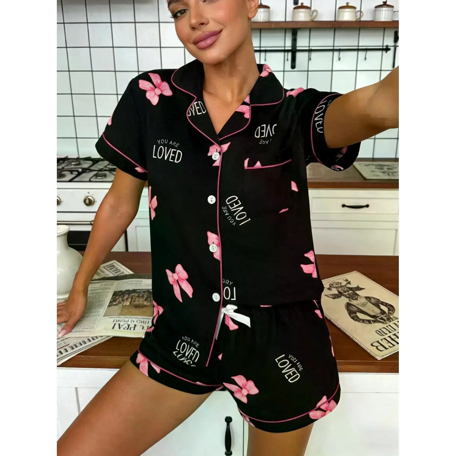 Women's Bowknot Print Two-Piece Pajama Set, Sweet Cool Style with Loved Letter Detail, Loose Fit for All Seasons