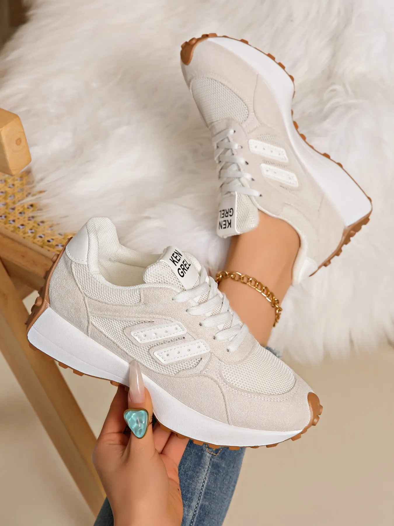 New Women's Sporty Casual Lightweight Mesh Sneakers, Fashionable Casual Sneakers, Breathable Comfort, Anti-Slip Sole, Fashion Lace-Up Shoes, Ideal for Daily Wear