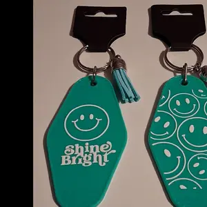 Teal Motel Style Keychain - Handmade Plastic Diamond Round Shape with "Shine Bright" Design & Metal Ring for Easy Attachment