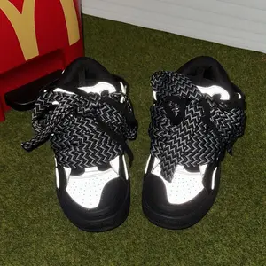 BlackWhiteMixedColorsCoupleCasualSneakersNovellyReflectiveThickSoleLace-UpWalkingShoesBreathableWomenMenShoesTrainingRunnerRunningTrainerFootwearClosedblackshoes Athletic Boy