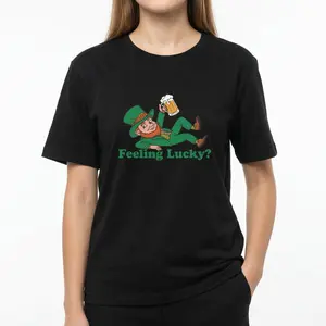 Funny St Patricks Day Leprechaun Graphic T-Shirt Feeling Lucky Irish Shirt Sweet Holiday Party Wear Trendy Aesthetic Retro Printed Tee Unisex Casual Festival Top Lucky Charm