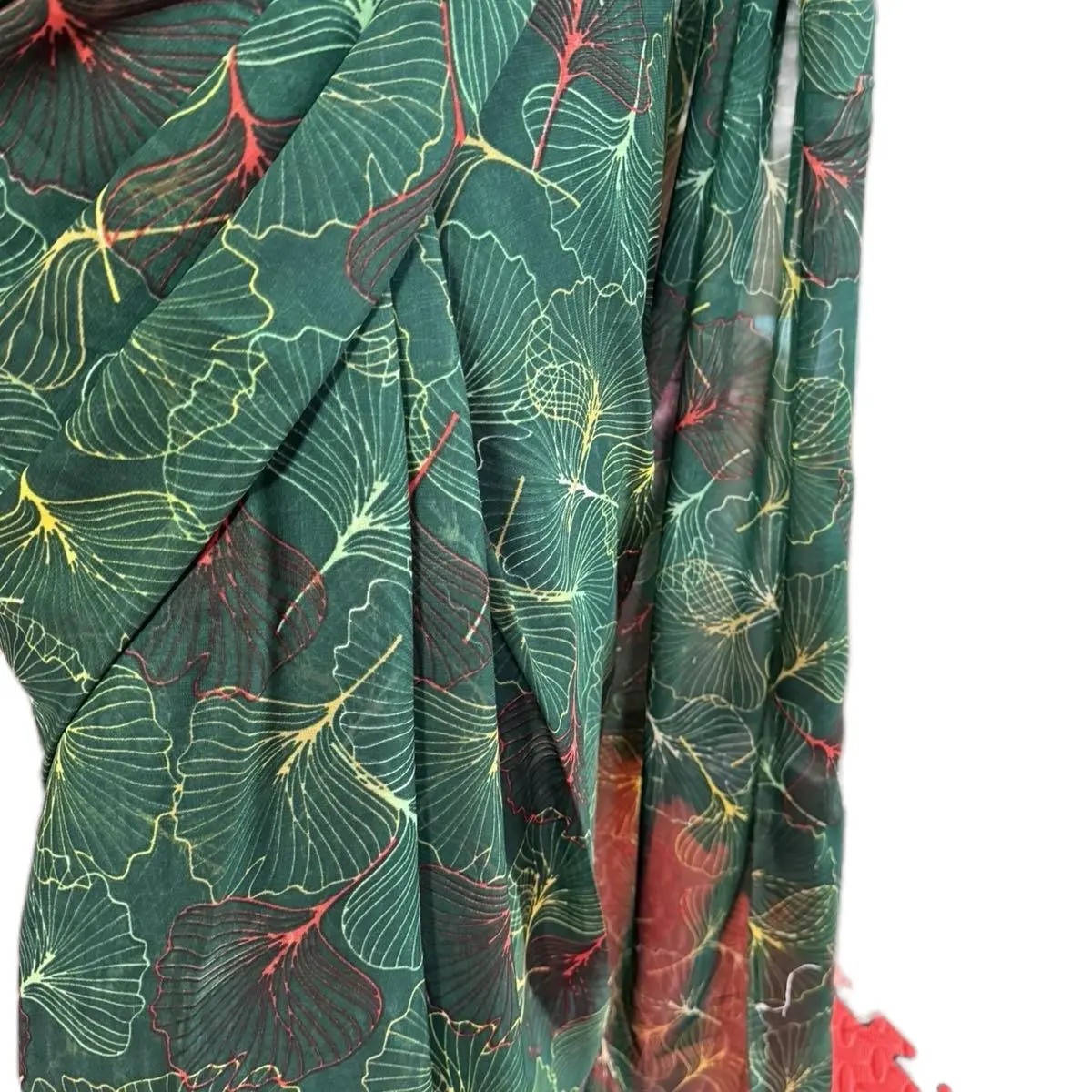 Traditional Women's Flower Print Georgette Saree - Dress