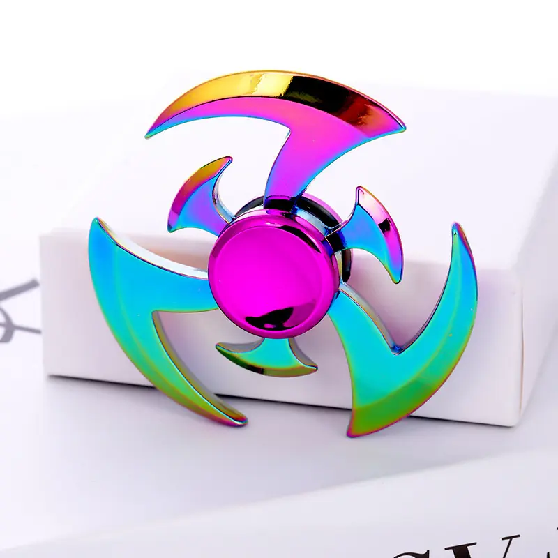 Colorful Wind-Shielding Shuriken in a Floating Box