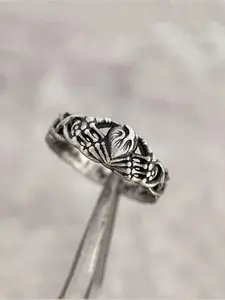 Punk Black Skull Holding the heart in one's hands Ring Dark Gothic Ring halloween Music Festival Daily Vacation Gift from a best friend Punk Style Ring