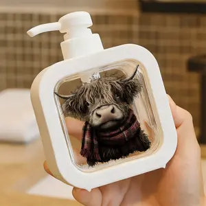 Highland Cow Design Soap Pump Bottle, Hand Soap Dispenser, Ideal for Kitchen Sink, Bathroom Decor, Bathroom Decoration Accessories, Light Brown Shaggy Fur & Red Plaid Scarf Aesthetic, Perfect for Home Organization & Animal-Lover Gift